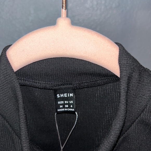 Graphic Black Crop Tank Top - Picture 3 of 3